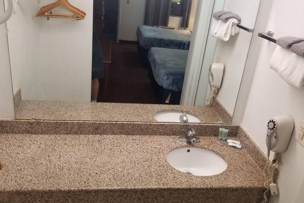 Osu Queen Hotel Room 118 Booking Stillwater Eksteriør bilde
